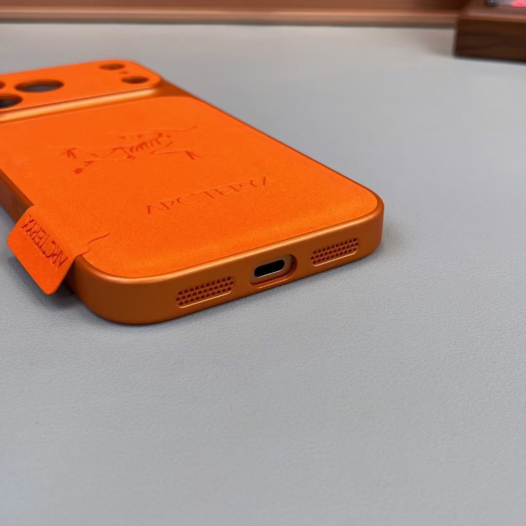 Elegant Phone Case – Luxury Protection For iPhone 14-17