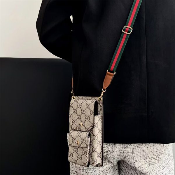 Luxury Louis Vuitton Monogram Multi-Pocket Crossbody Phone Bag