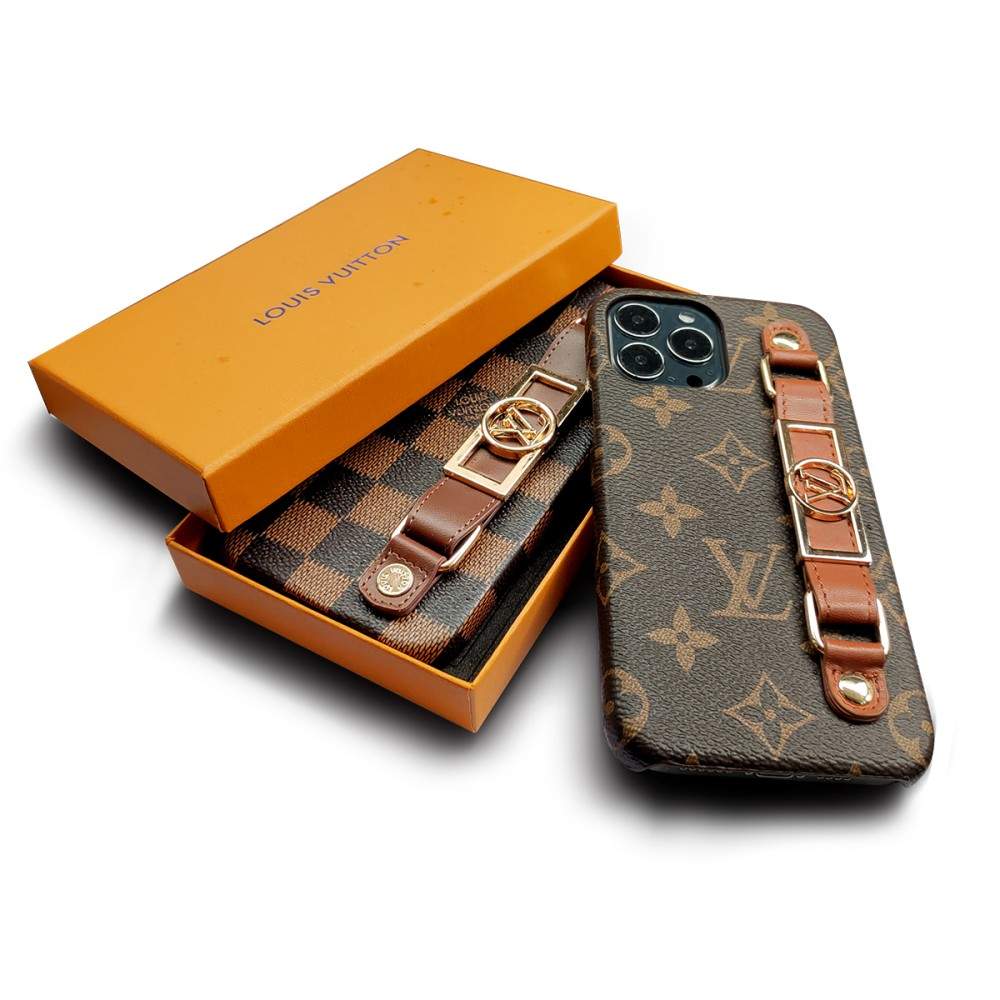 LUXURY LEATHER WRIST BAND IPHONE CASE theroxymob