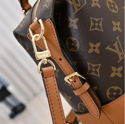 Elegant Handbag Louis Vuitton Bag Made of Genuine Leather with a Monogram