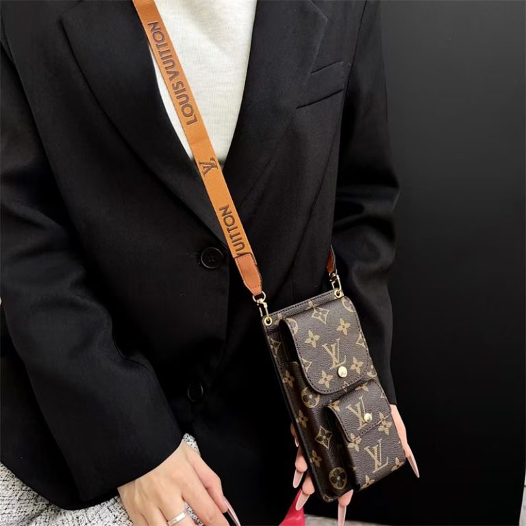 Luxury Louis Vuitton Monogram Multi-Pocket Crossbody Phone Bag