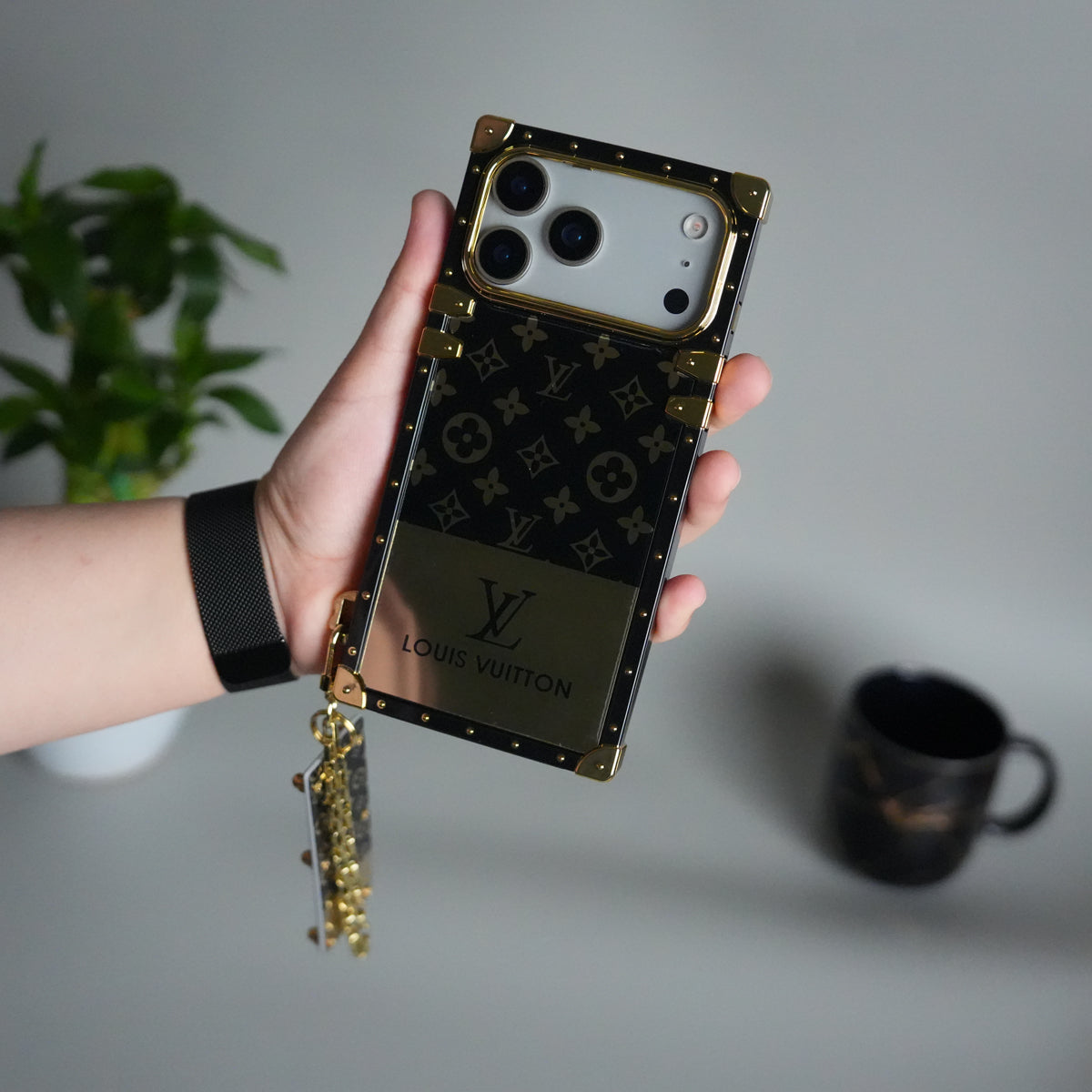 Luxury Brand Shiny Trunk Case For iPhone 17-12