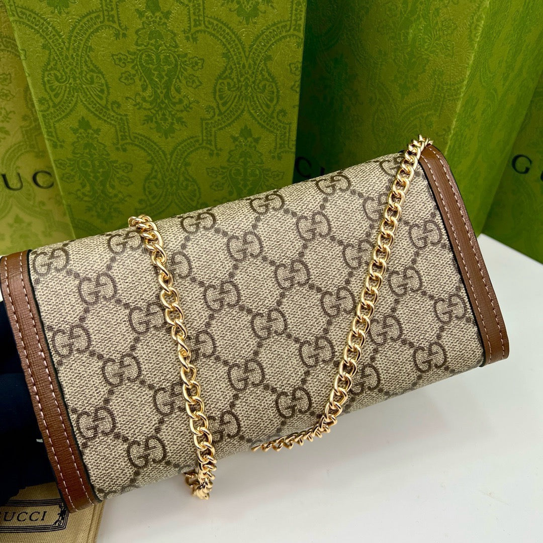 Saddle Buckle Crossbody Wallet on Chain