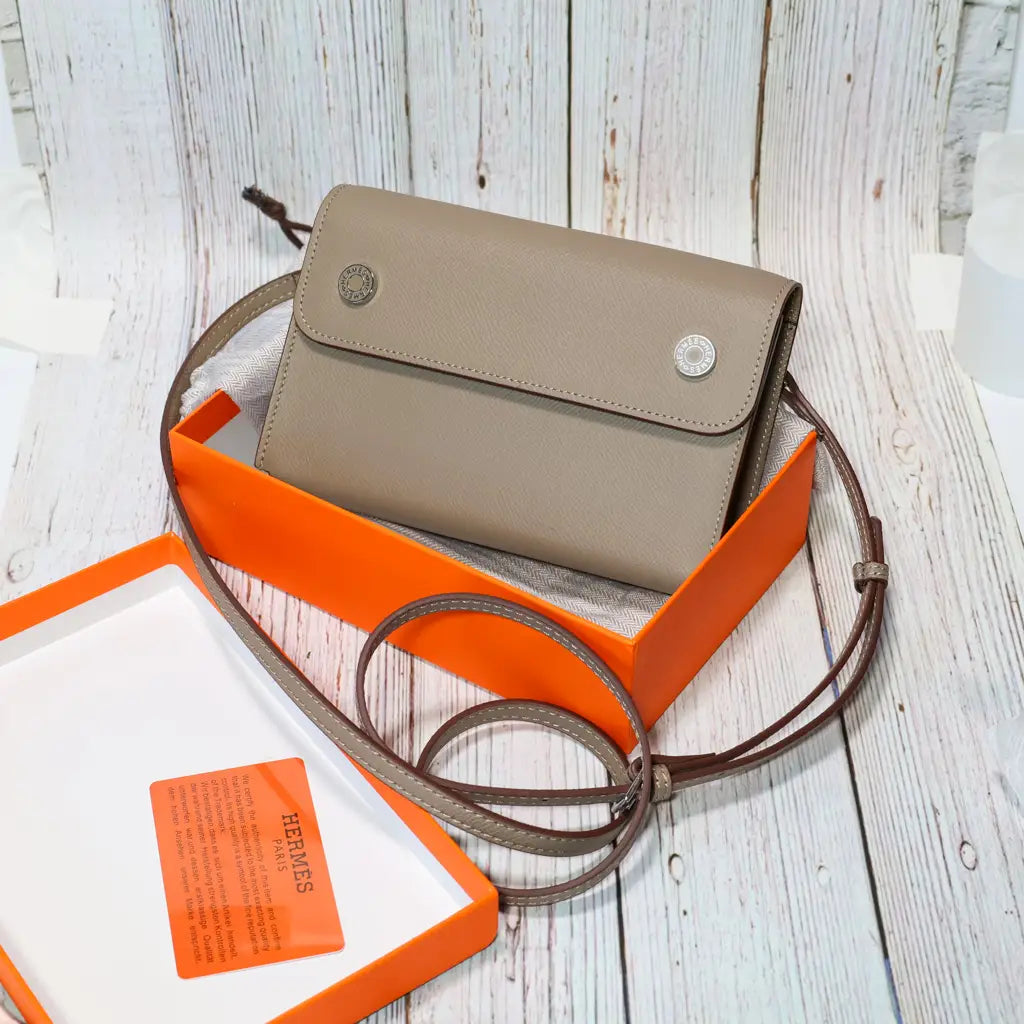 Luxury Hermes Calfskin Leather Crossbody Snap Bag