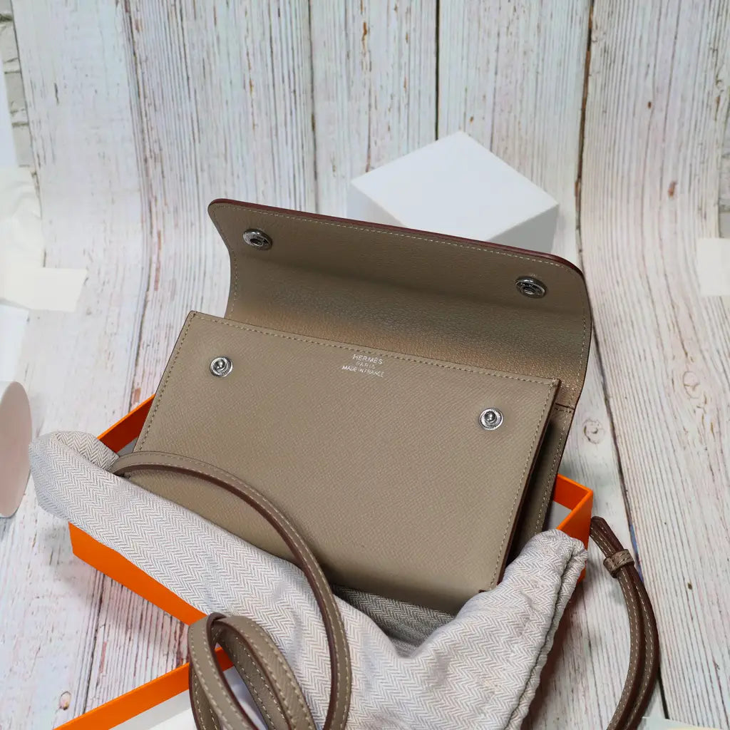Luxury Hermes Calfskin Leather Crossbody Snap Bag