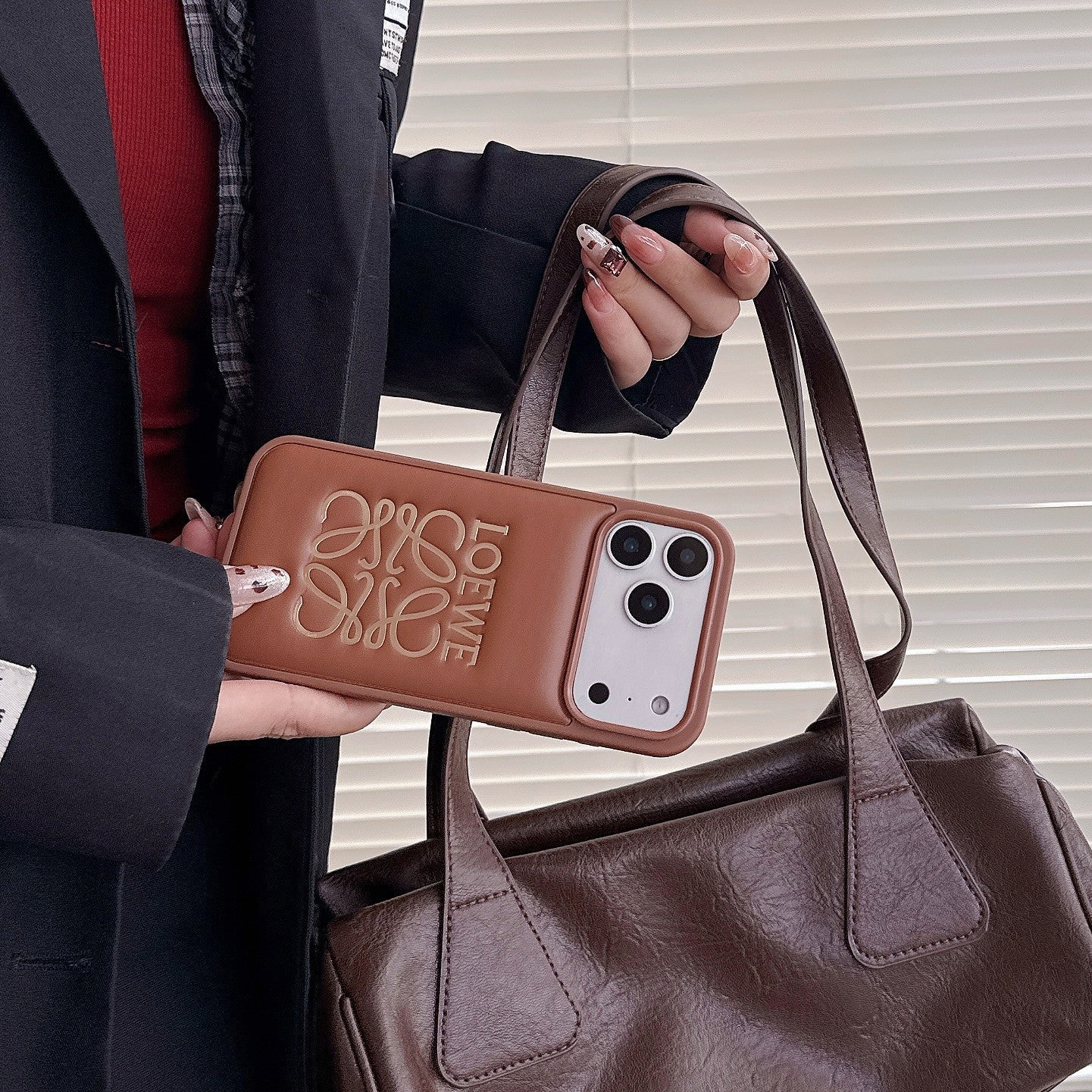 Stylish iPhone LE Brown Case For Iphone 12-17