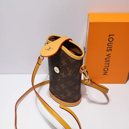 Luxury Louis Vuitton Pouch Crossbody Bag